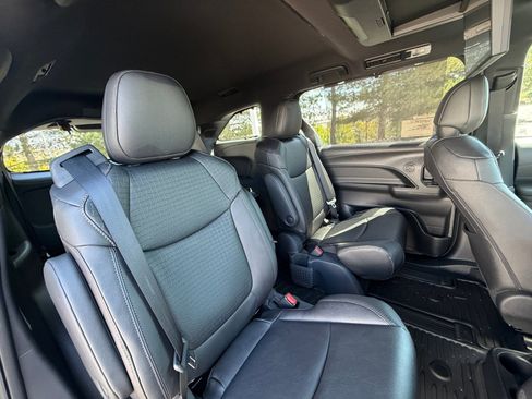 New 2026 Toyota Sienna XLE Woodland Edition AWD/4WD image 18