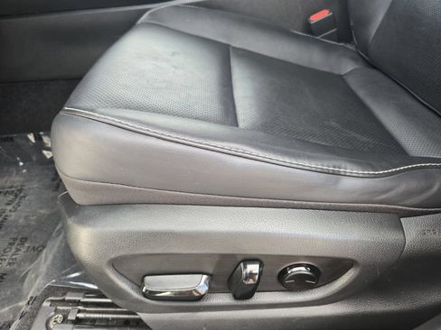 Used 2019 Lexus UX 200 w/ Premium Package FWD image 24