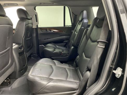 Used 2019 Cadillac Escalade Luxury image 17