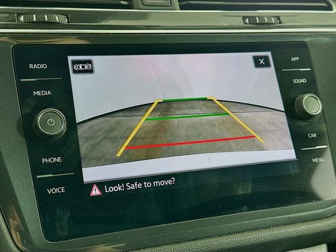 Used 2022 Volkswagen Tiguan SE image 22