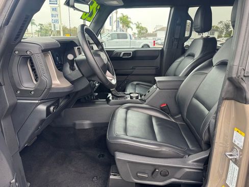 Used 2025 Ford Bronco Outer Banks image 13