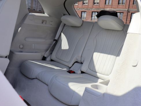 Used 2023 Mercedes-Benz EQS 450+ SUV image 15