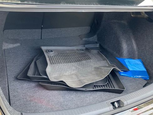 Used 2025 Toyota Corolla LE image 12