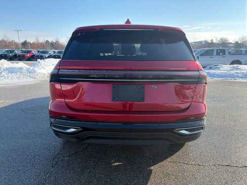 Used 2025 Lincoln Nautilus Premier w/ Equipment Group 102A image 6