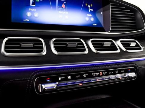 Certified 2025 Mercedes-Benz GLS 580 4MATIC image 31