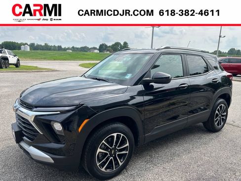 Used 2026 Chevrolet TrailBlazer LT AWD/4WD image 3