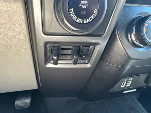 Used 2018 Ford F150 XLT w/ Equipment Group 302A Luxury AWD/4WD image 7