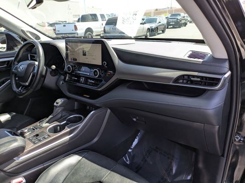 Used 2023 Toyota Highlander Limited AWD/4WD image 32