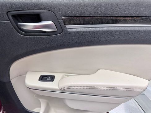 Used 2016 Chrysler 300 C w/ Light Group RWD image 18