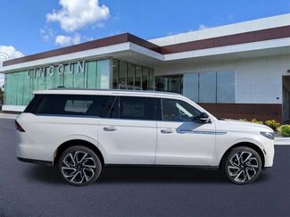 New 2026 Lincoln Navigator L Reserve video 3