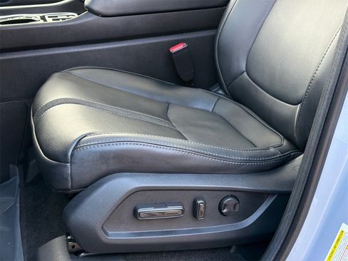 Used 2024 Honda Pilot Touring image 16