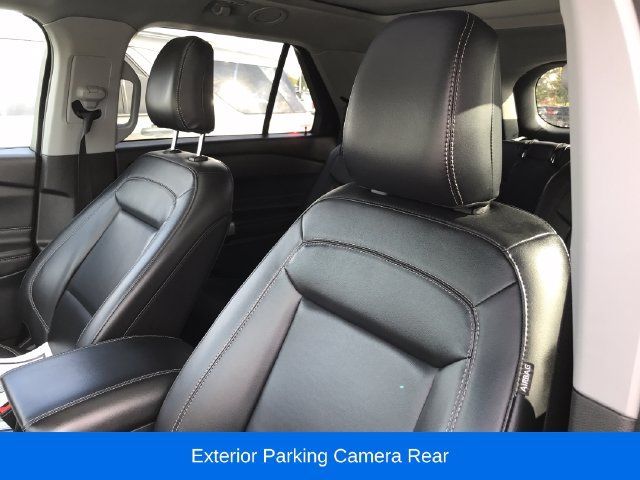 Used 2023 Ford Explorer XLT AWD/4WD image 7