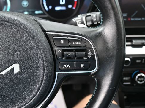 Used 2022 Kia Niro EX Premium w/ Cold Weather Package FWD image 20