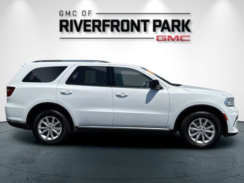 Used 2024 Dodge Durango SXT image 2