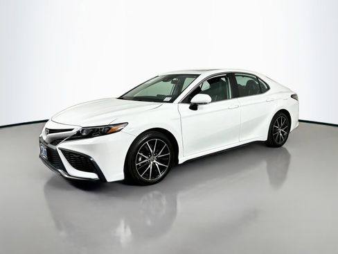 Certified 2023 Toyota Camry SE w/ Blackout Package (TMS) AWD/4WD image 3