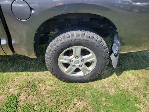 Used 2012 Toyota Tundra 4x4 CrewMax w/ Tow Pkg image 6