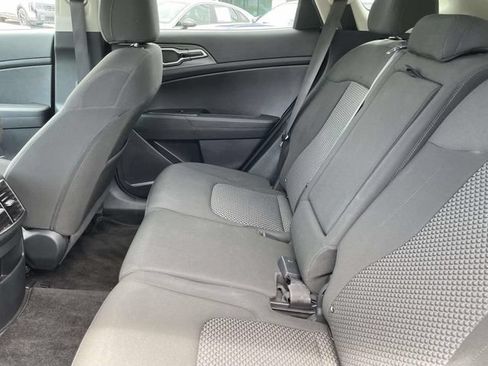 Certified 2024 Kia Sportage LX FWD image 9