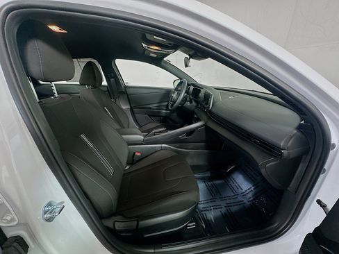 Used 2025 Hyundai Elantra Sport FWD image 25