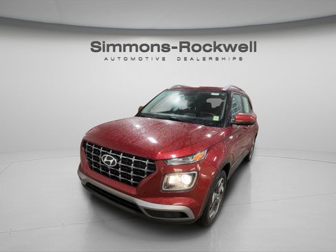 Used 2024 Hyundai Venue SEL image 1