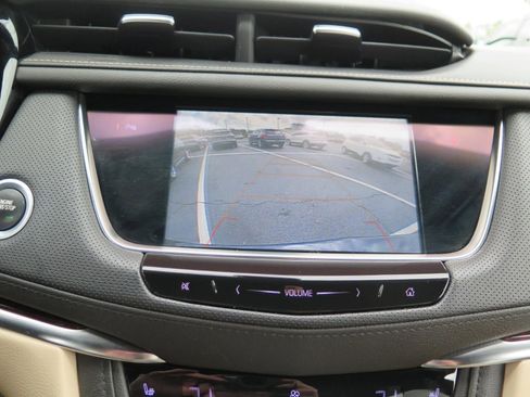 Used 2018 Cadillac XT5 Luxury w/ Driver Awareness Package image 17