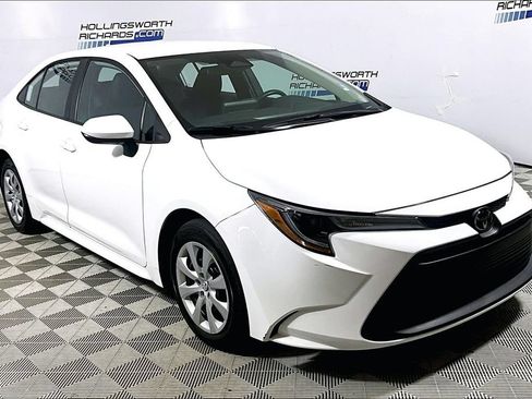 Used 2026 Toyota Corolla LE FWD image 3