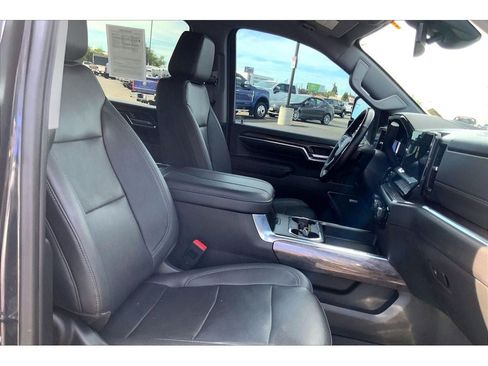 Used 2024 Chevrolet Silverado 3500 LTZ w/ LTZ Convenience Package AWD/4WD image 8