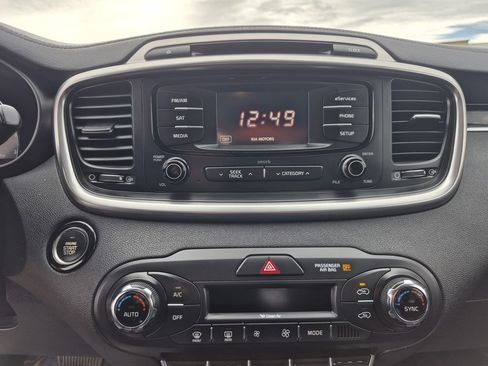 Used 2016 Kia Sorento EX w/ EX Premium Package image 9