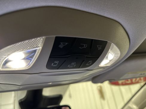 Used 2024 Chrysler Pacifica Touring-L image 20