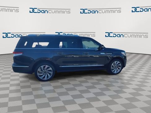Used 2022 Lincoln Navigator L Reserve AWD/4WD image 9