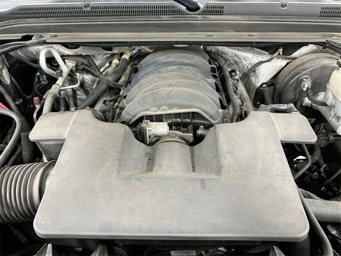 Used 2016 Chevrolet Suburban LTZ image 25