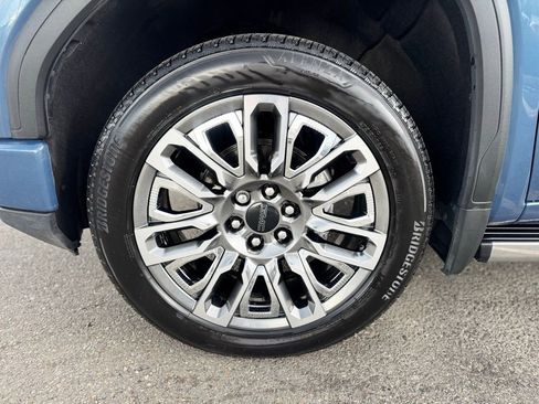 Used 2025 GMC Sierra 1500 Denali Ultimate image 3