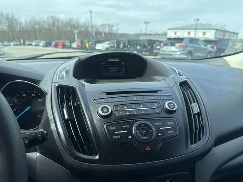 Used 2017 Ford Escape SE image 22