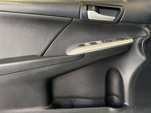 Used 2014 Toyota Camry Hybrid image 14