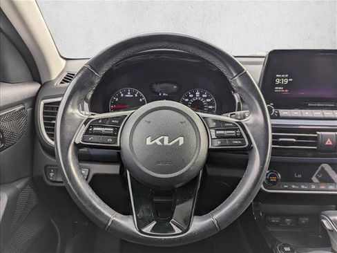 Used 2023 Kia Seltos S w/ Navigation Package FWD image 15