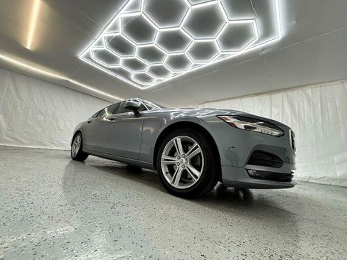 Used 2018 Volvo S90 T5 Momentum w/ Convenience Package image 10