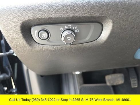 Used 2023 Chevrolet Traverse LT w/ LT Premium Package AWD/4WD image 15