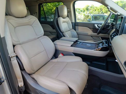 Used 2023 Lincoln Navigator L Reserve AWD/4WD image 39