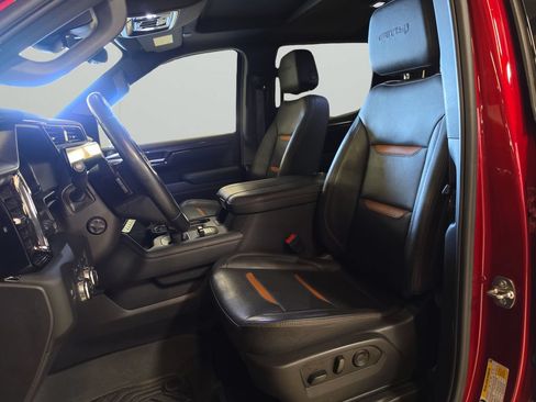 Used 2025 GMC Sierra 1500 AT4 w/ AT4 Premium Package AWD/4WD image 12
