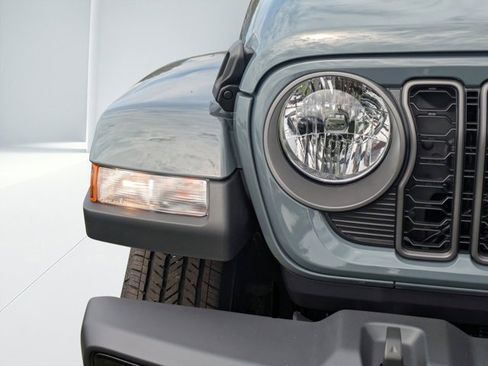 New 2025 Jeep Gladiator Sport image 8