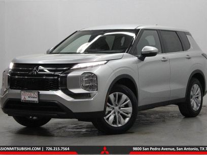 New 2026 Mitsubishi Outlander ES