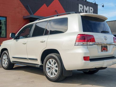Used 2021 Toyota Land Cruiser image 7