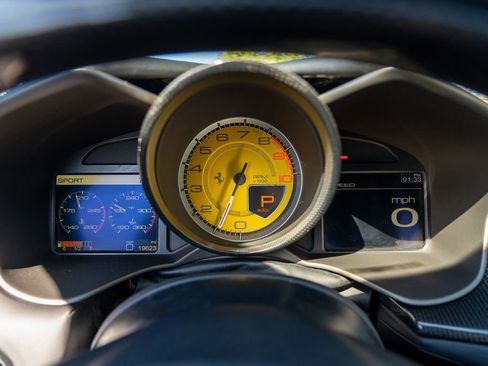 Used 2012 Ferrari FF image 24