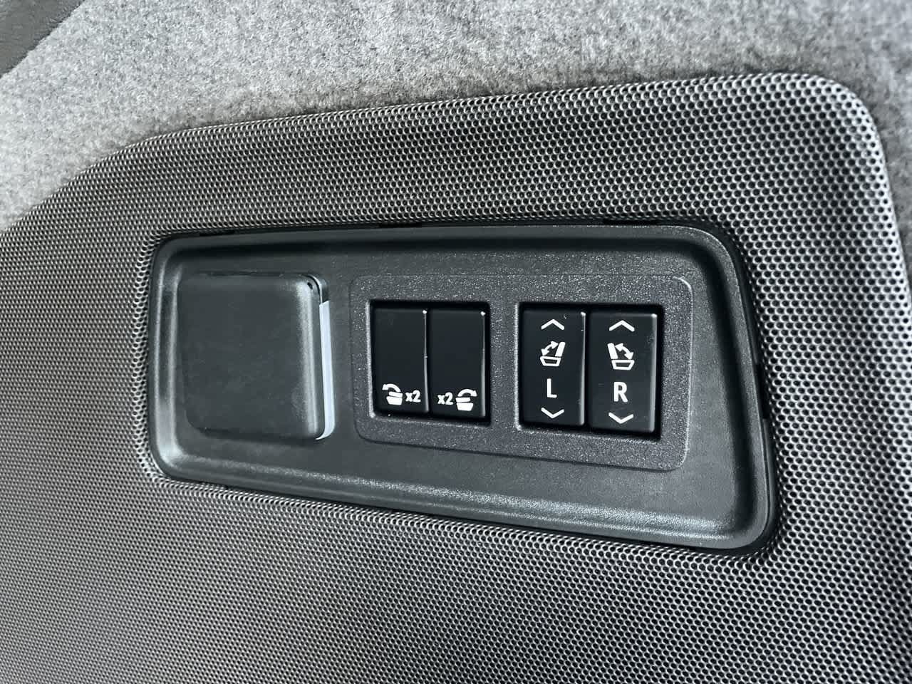 Certified 2023 Cadillac Escalade Premium Luxury w/ LPO, Floor Liner Package AWD/4WD image 18