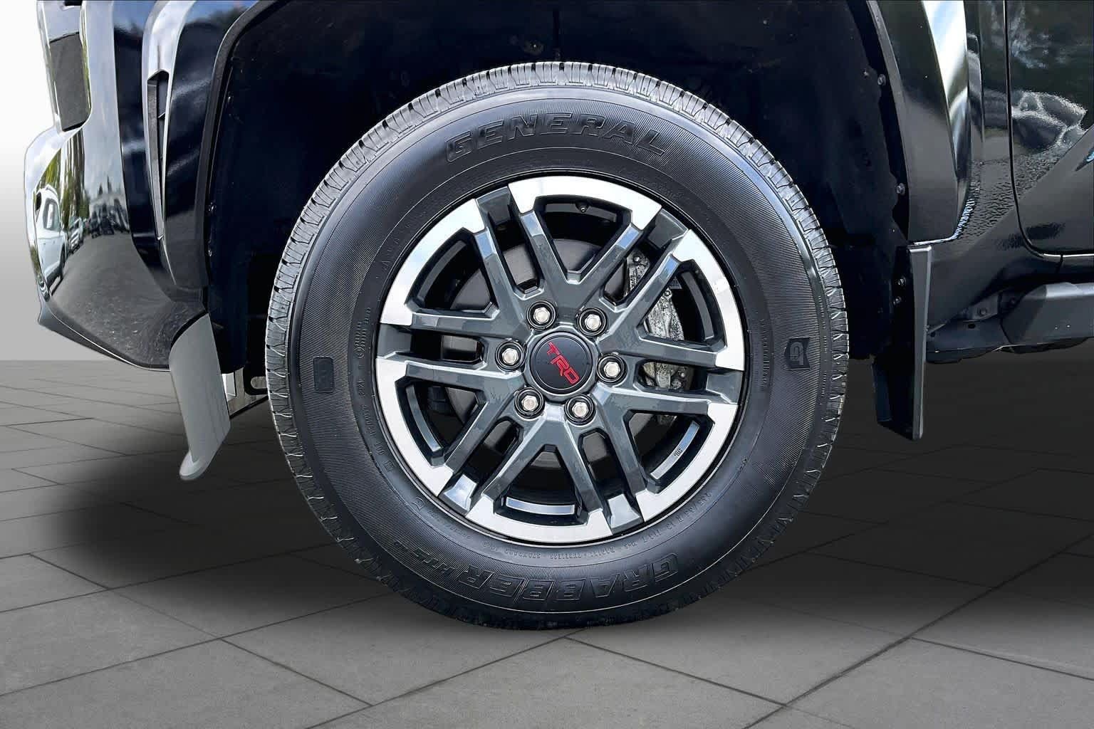 Used 2024 Toyota Tacoma TRD Sport AWD/4WD image 11
