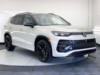 New 2026 Volkswagen Tiguan SE R-Line video 1