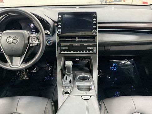 Certified 2022 Toyota Avalon XLE w/ Moonroof Package FWD image 26
