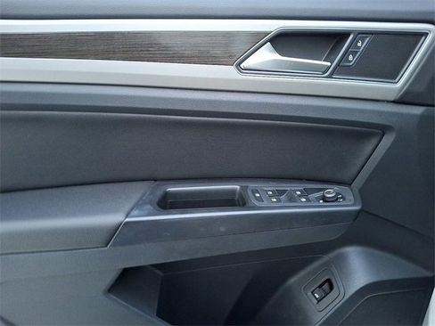 Used 2019 Volkswagen Atlas SE w/ Towing Package image 13