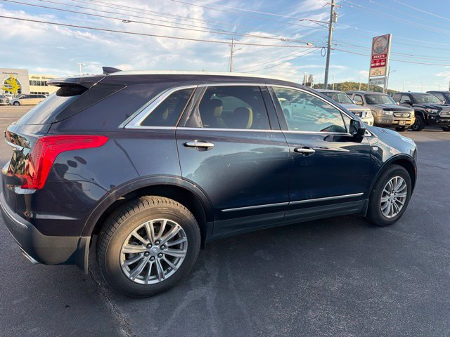 Used 2017 Cadillac XT5 Luxury w/ Driver Awareness Package AWD/4WD image 8