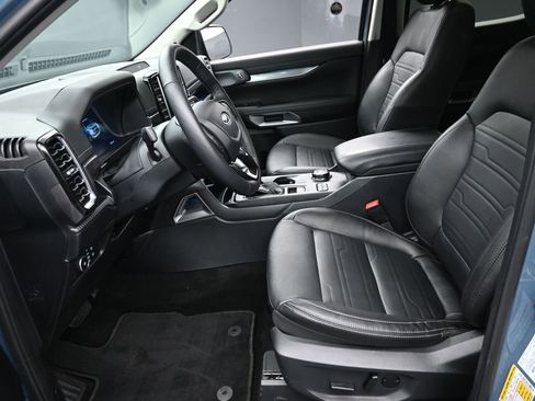 Used 2025 Ford Ranger Lariat w/ Trailer Tow Package image 17