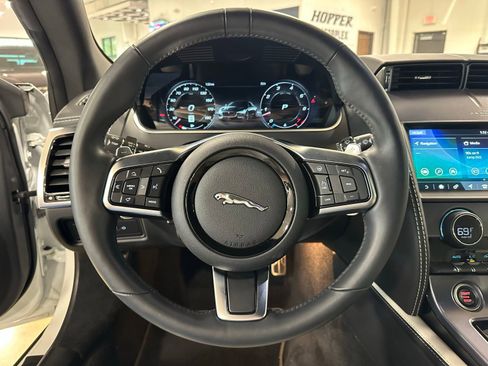 Used 2023 Jaguar F-TYPE Coupe RWD image 13